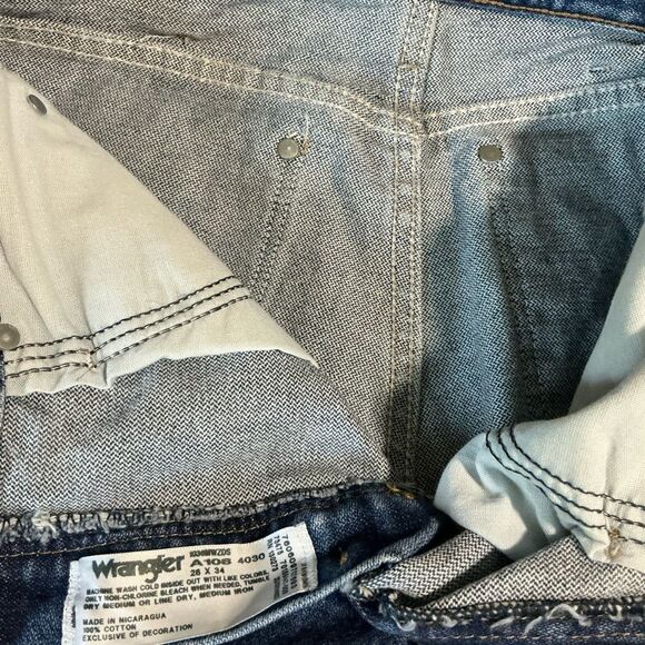 Men's WRANGLER Classic Blue Jeans - Picture 6 of 9